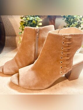 Nine West Tan Suede Open Toed Heels  Women's Size 7.5 Lace/Zip on Sides